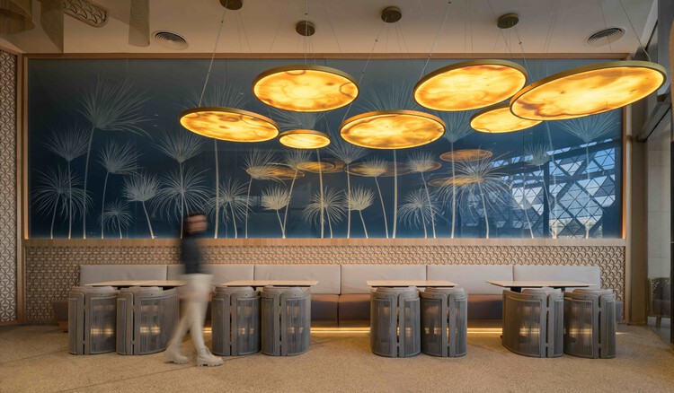 Beano's Café / Shewekar Design Studio - Интерьерная фотография, кухня, освещение, стекло
