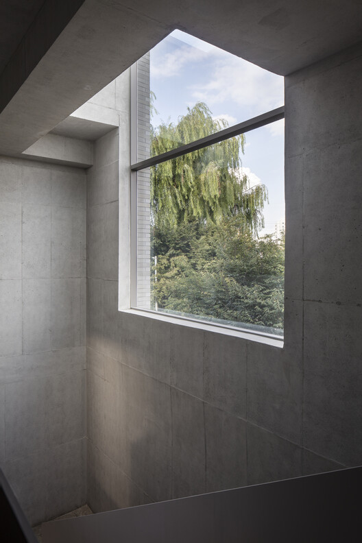 Оставайтесь больше в флагманском магазине / Stay Architects - Interior Photography, Concrete