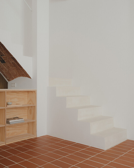 Joan Maragall House / Ca -N etstudi - Интерьерная фотография, лестница, дерево