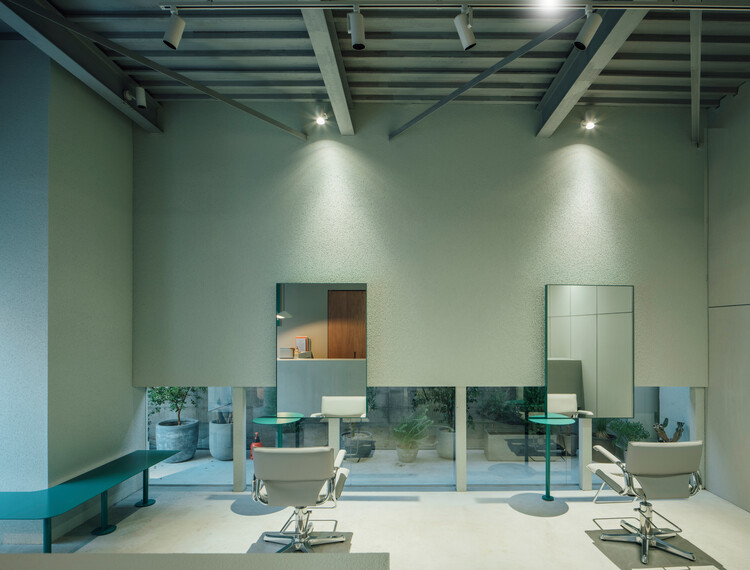 Nuru Hair Salon / Fathom - Внутренняя фотография, освещение, стул, стекло