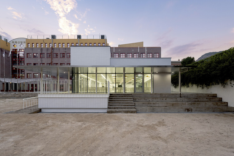 Mirae High School of Science & Technology Cafeteria Extension / Bare Ground Architects - изображение 28 из 36