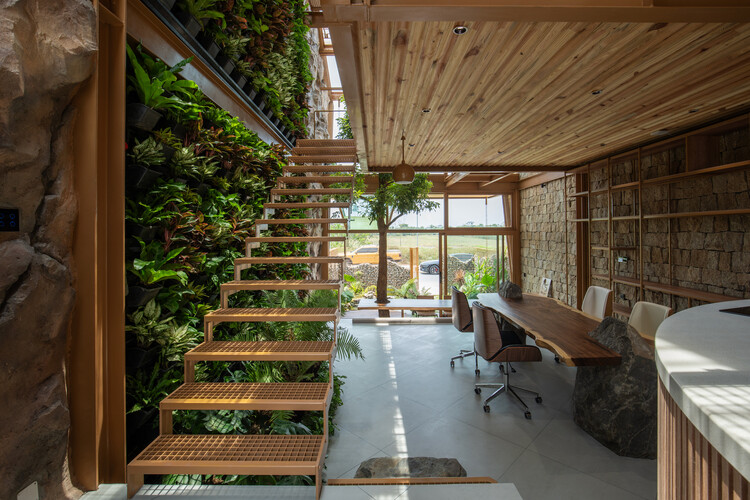 Ga.o House / 85 Дизайн - Интерьерная фотография, дерево, луч