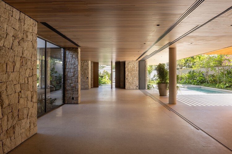House Europa / Two Arquitetura - Интерьерная фотография, древесина, бетон