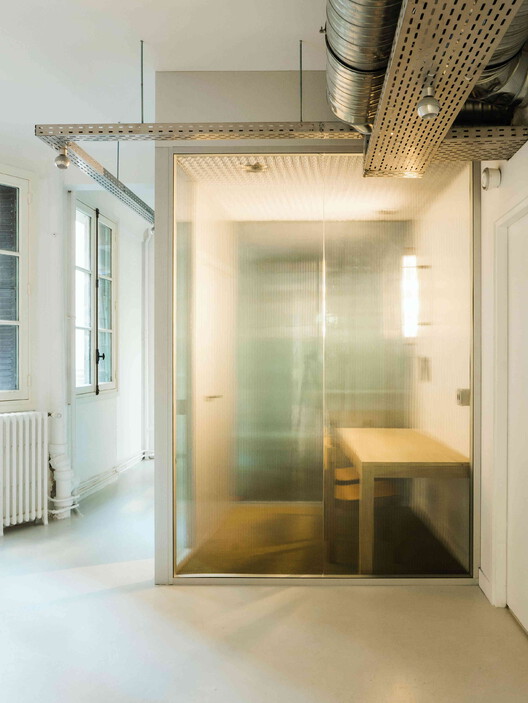 Chez Riot Office Space / Ati Architectes - Интерьерная фотография, дерево, освещение, стекло