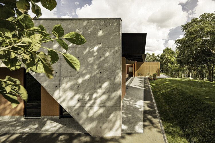 Galgo House / Tati Tavares + Alex Dalcin Arquitetura - изображение 14 из 36