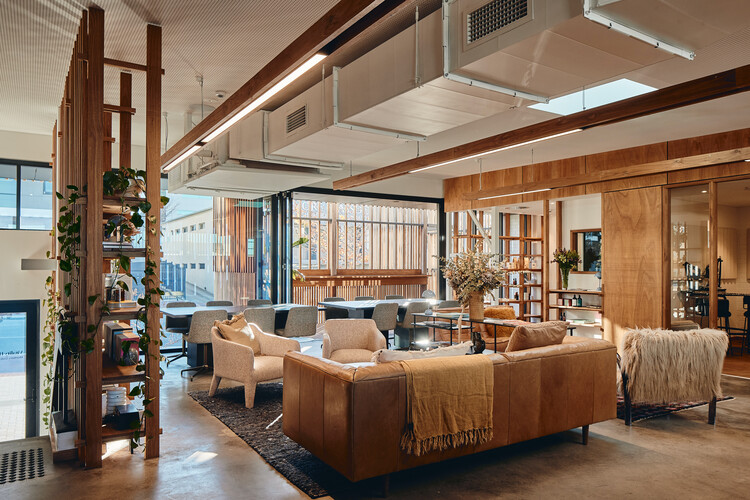 Vitality House + Works / Iredale Pedersen Hook