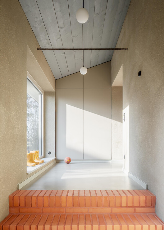 Обращение дома поселенца / Kloepfel Zeimer Architekten - Интерьерная фотография, древесина