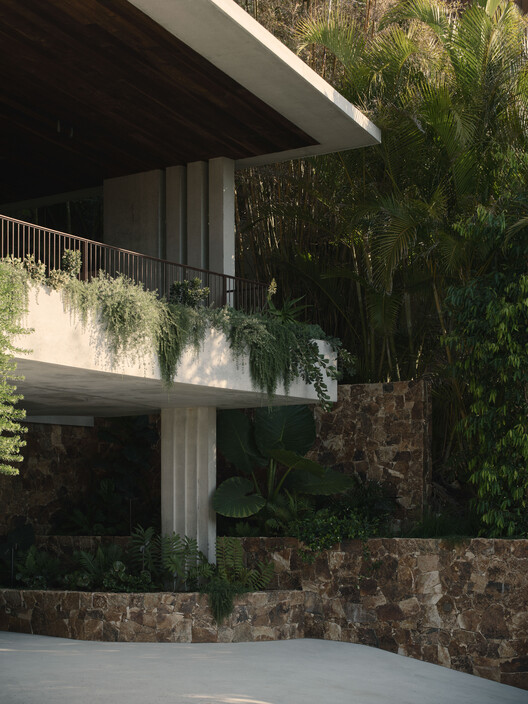 Brahminy House / HGA.Studio - изображение 7 из 16