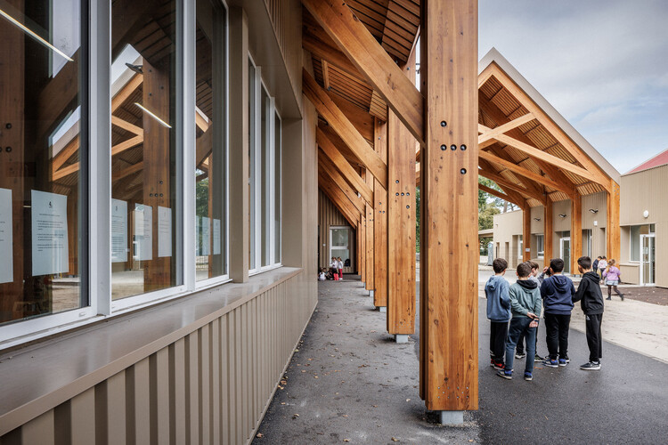 Школьная группа Cap de Bos / BPM Architectes - Interior Photography, Beam