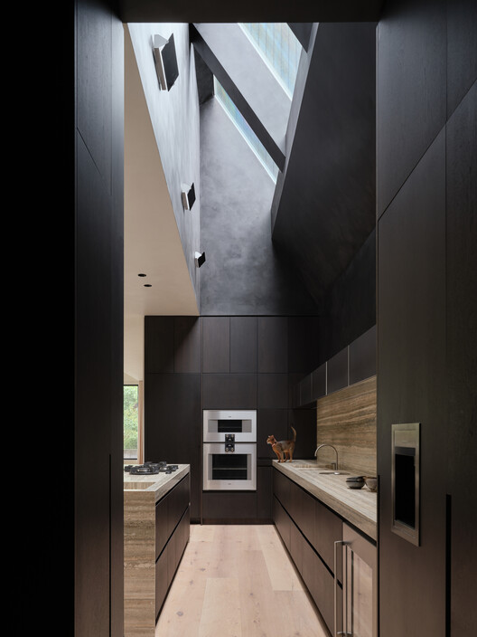 Вестминстерская резиденция / батай -CSORBA Architects - Интерьерная фотография, дерево, кухня, столешница