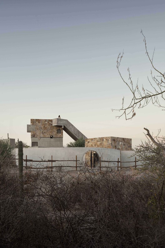 Casa La Paz / Ludwig Godefroy Architecture - Внешняя фотография