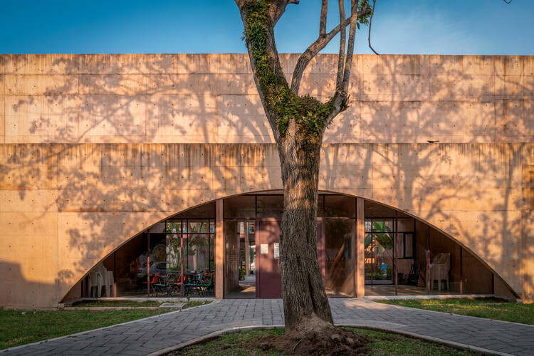 El Campestre Reprreational Park Complex & Community Development Center / CCA Centro de Colaboración Arquitectónica + Bernardo Quinzaños - изображение 18 из 34