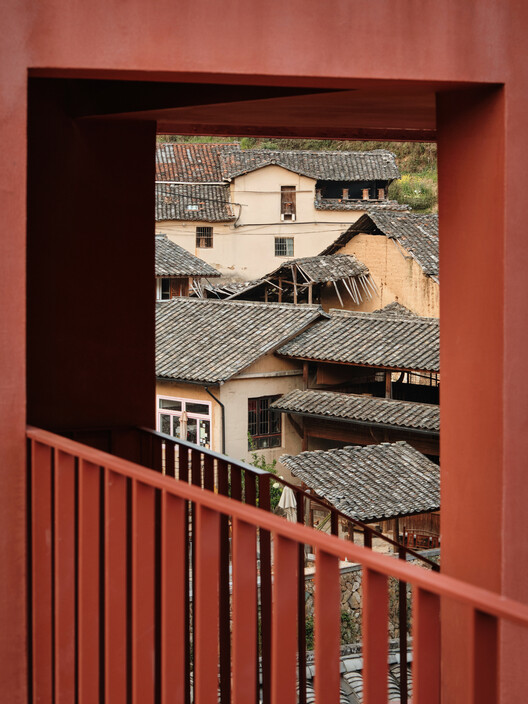 Songzhuang Z Museum / Team Bldg - Интерьерная фотография, лес, балкон