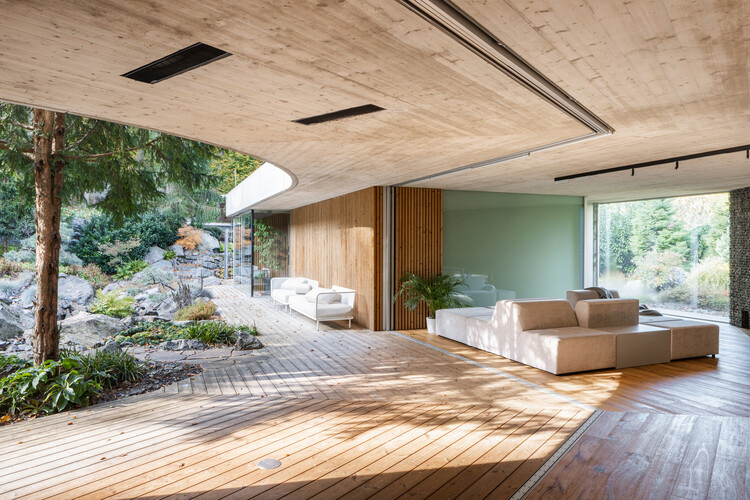 Banánka House / Pauliny Hovorka Architekti - Интерьерная фотография, спальня, бетон