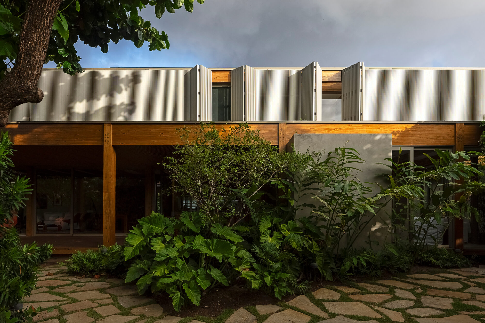 House of Amendoeiras / Play Arquitetura E Design