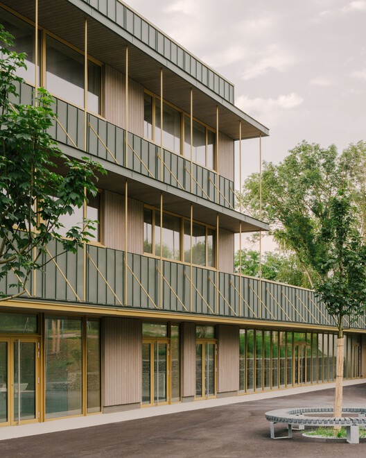 Maryse Bastié Middle School Reconstruction / Tectoniques Architects - Внешняя фотография