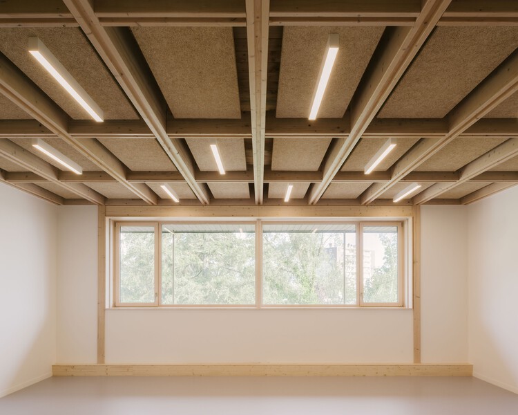 Maryse Bastié Middle School Reconstruction / Tectoniques Architects - изображение 13 из 28