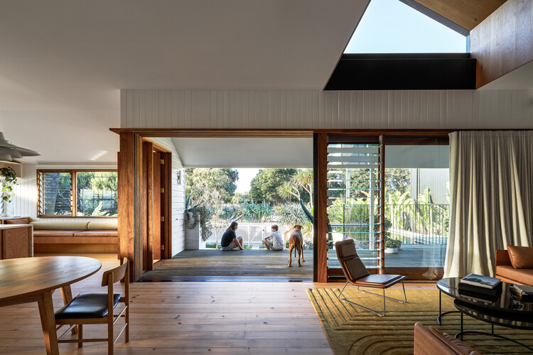 Phoenix House / HGA.Studio - Интерьерная фотография, дерево, стул