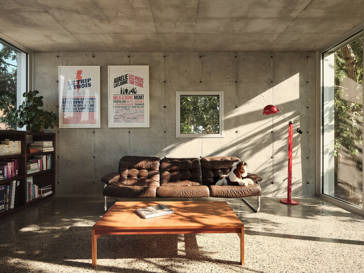 Maison -Jardin Beau / Alexandre Bernier Architecte - Interior Photography, гостиная, диван, стул