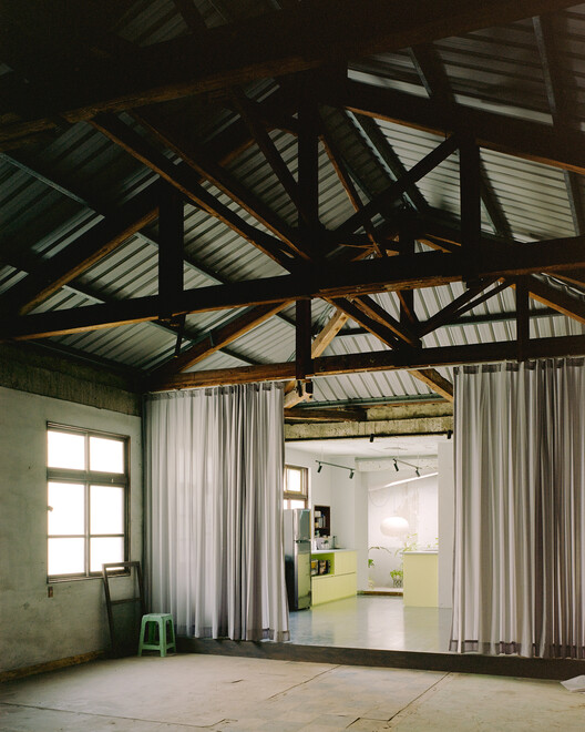 Office P & L / Studio TngtetShiu - Интерьерная фотография, освещение, луч