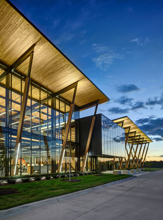 Корпоративная штаб -квартира KREGER / Neumann Monson Architects - изображение 10 из 17