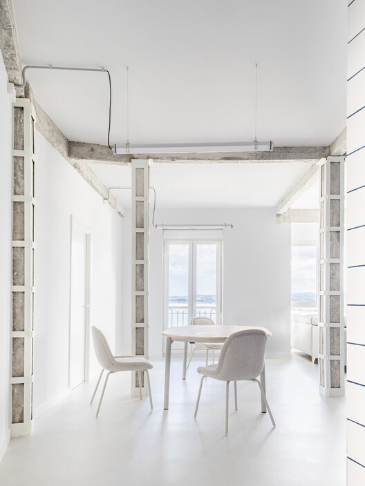 RV House / Bian - Внутренняя фотография, стул