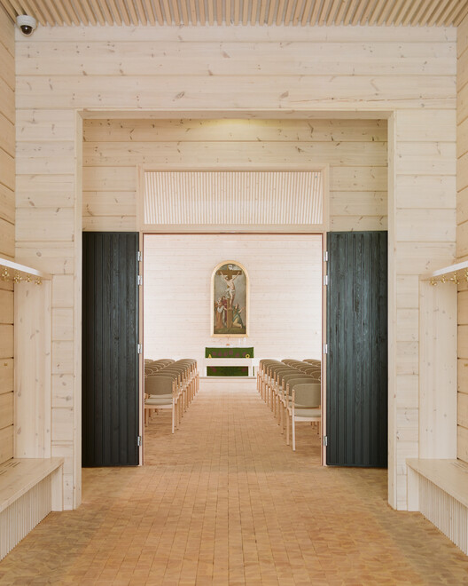 Kiihtelysvaara Church / Luo Architects - Интерьерная фотография, дерево, дверь