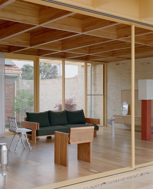 Dunstan House / SSDH - Интерьерная фотография, дерево, стекло, стул, луч