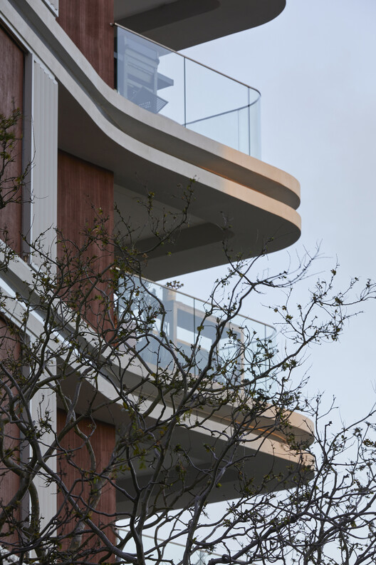 Pointe Living Apartment / Luigi Rosselli Architects - изображение 12 из 38