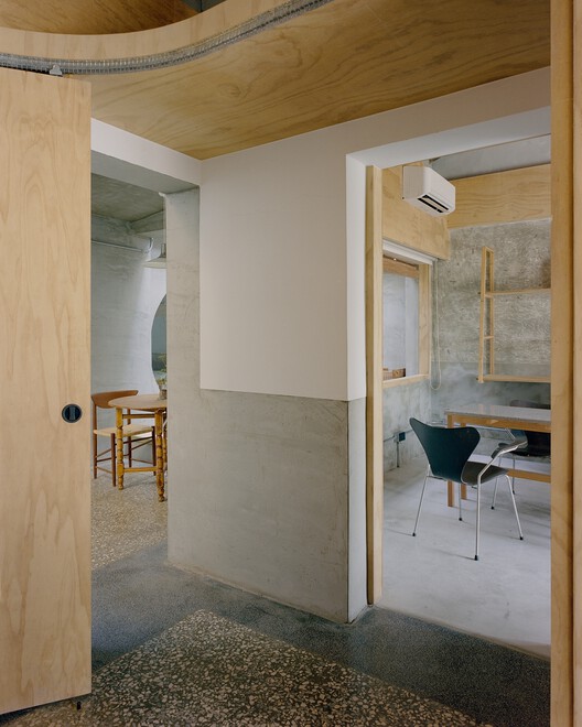 Hald Day House / Cabinet YFY - Интерьерная фотография, дерево, бетон
