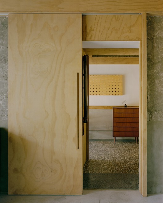 Hald Day House / Cabinet Yfy - Интерьерная фотография, дерево, дверь