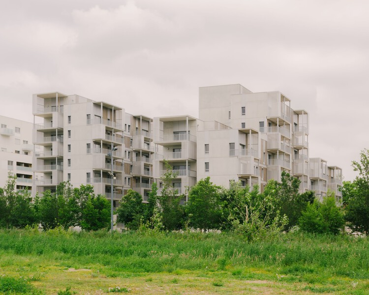 Parilly 116 Housing Units / Tectoniques + BBC & Associés - изображение 2 из 21