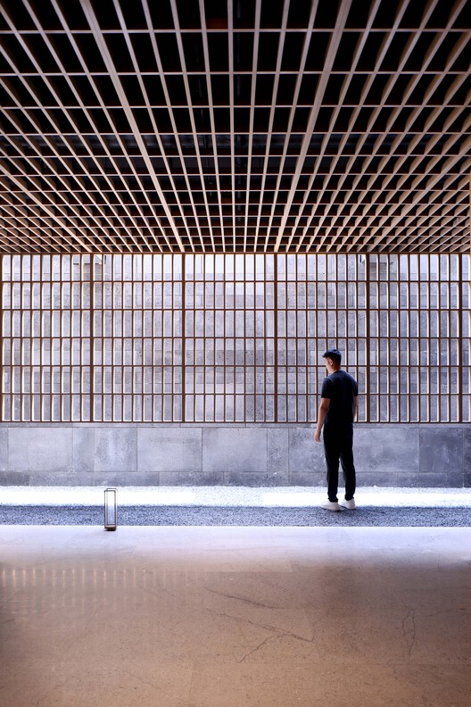 Sunlight Courtyard, входной лобби Аранья / Шисуо Дизайн офиса - Интерьерная фотография