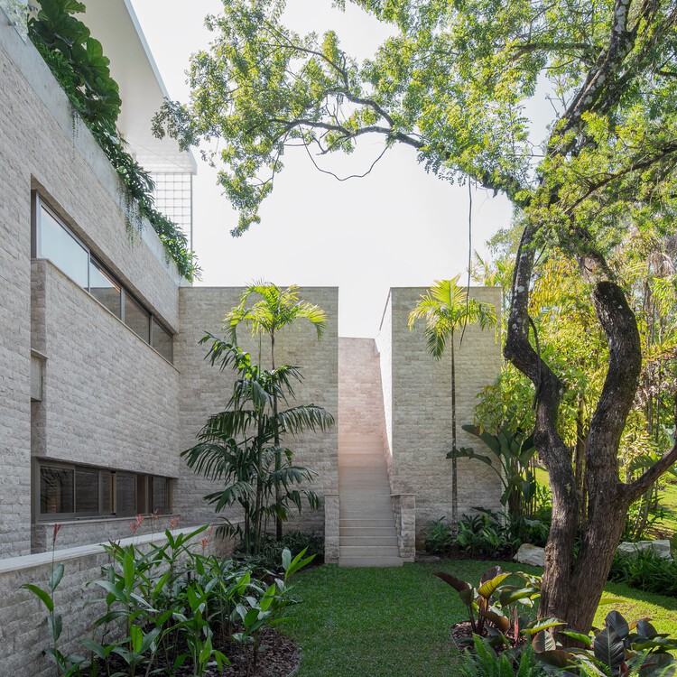 House Pedra / Marcos Bertoldi Arquitetos - Внешняя фотография, сад, двор