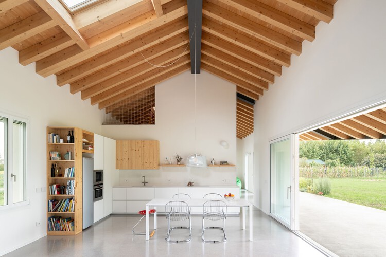 House Plana / Marco Turcato - Интерьерная фотография, кухня, луч, луч