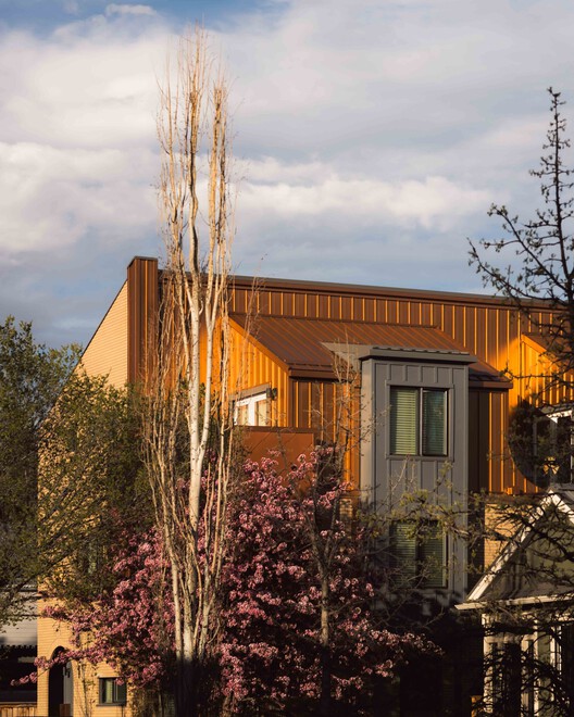 Carisbrooke Residence / DAAS Architecture Inc. - изображение 7 из 20