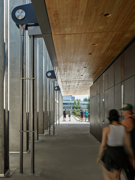 Стадион SFU / Perkins+Will - Интерьерная фотография, бетон