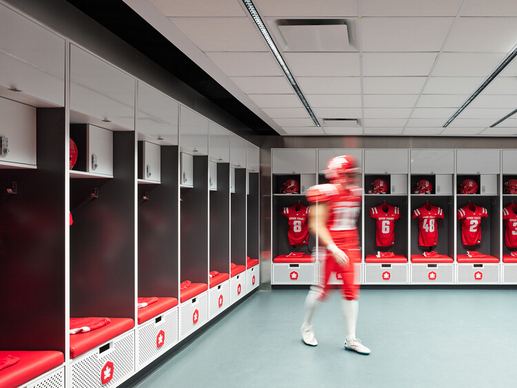 Стадион SFU / Perkins+Will - Interior Photography, Closet
