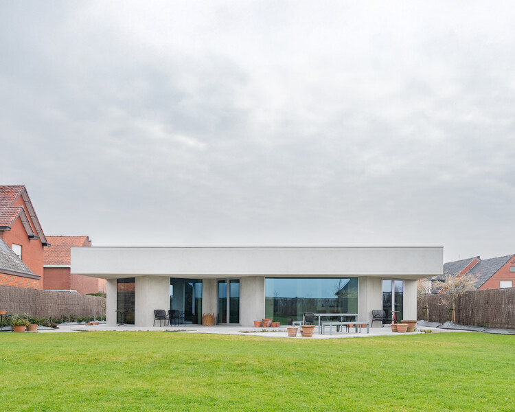 45 ° Grid House / objekt Architecten - изображение 1 из 22