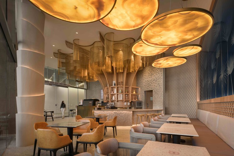 Beano's Café / Shewekar Design Studio - Интерьерная фотография, освещение, стул, стекло