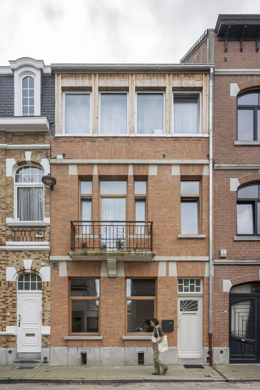 Kasteel Home / Hé! Архитектор - внешняя фотография, окна, фасад, дверь, кирпич