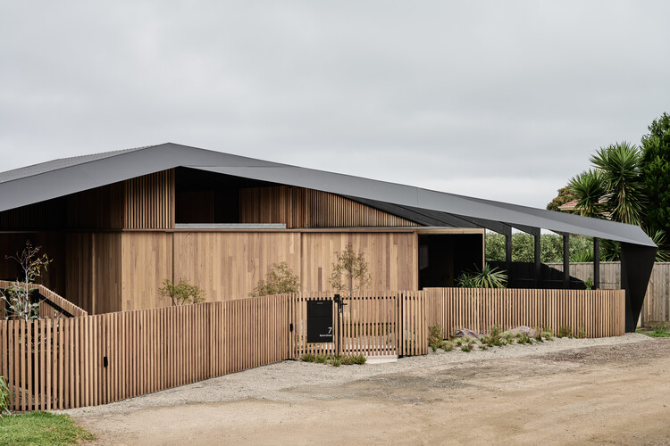 Kross House / Figr Architecture & Design - Внешняя фотография, древесина