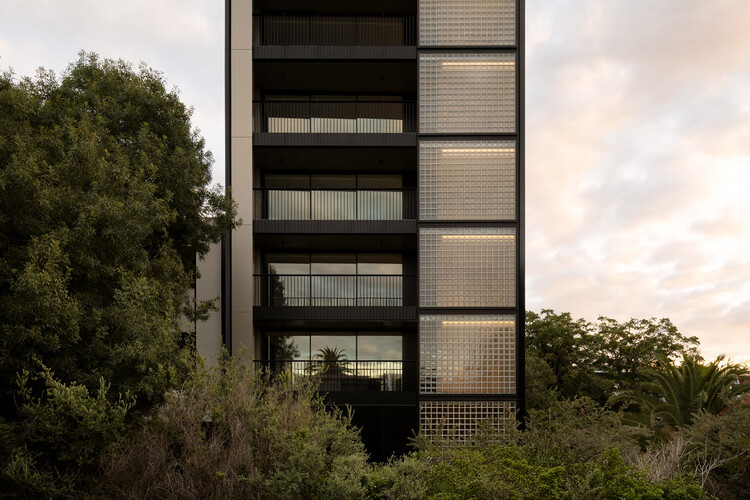 Newburgh Light House / Splinter Society - Внешняя фотография