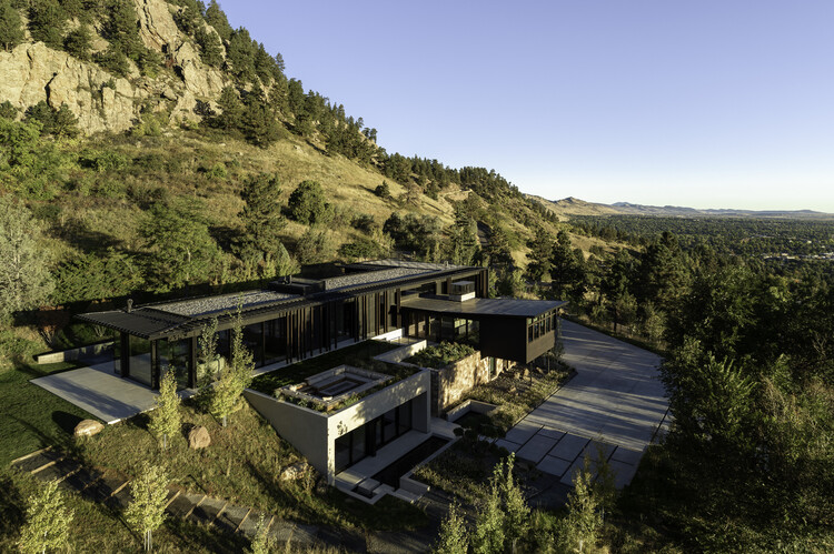 Panorama House / Studio B Архитектура + Interiors - изображение 1 из 26