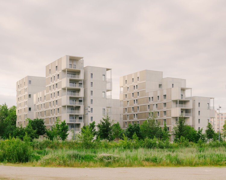 Parilly 116 Housing Units / Tectoniques + BBC & Associés - изображение 1 из 21