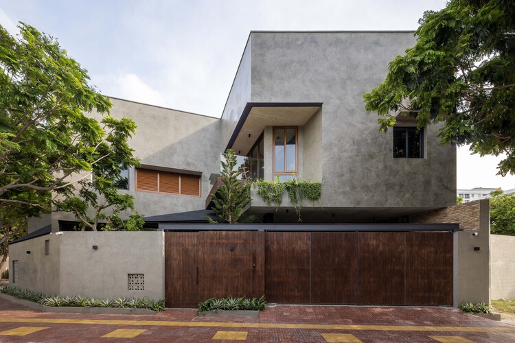 PR House / Plus Idea Studio - внешняя фотография, бетон