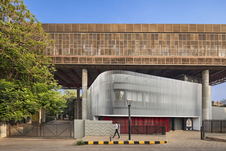Пространство падения - Расширение на головном офисе KLE Society / Thirdspace Architecture Studio - Image 1 из 49