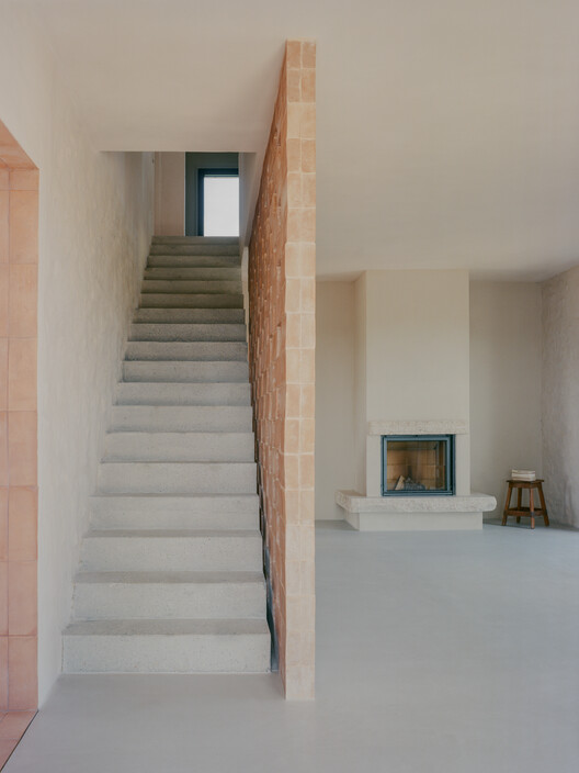 Ricupaglia farmhouse / presicci + pantanella d'ettorre architetti - интерьерная фотография, бетон