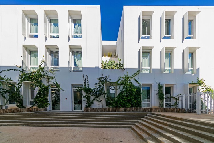 Архитекторы Decartes School / Arpio - внешняя фотография, балкон