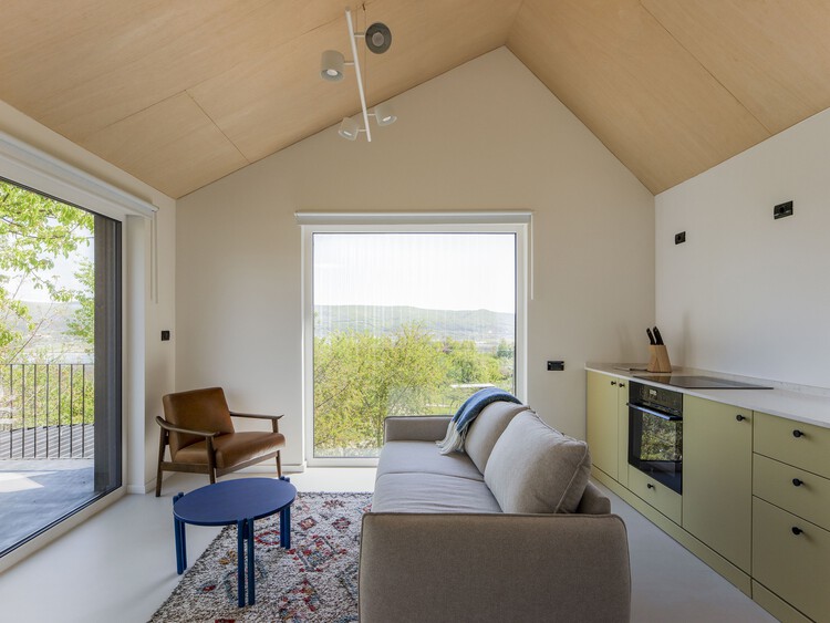 CL02 Cabin / Vinklu - Интерьерная фотография, гостиная, стул